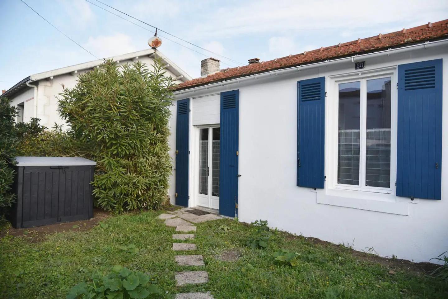 Charmante Maisonnette Avec Terrasse * La Rochelle (Charente-Maritime)