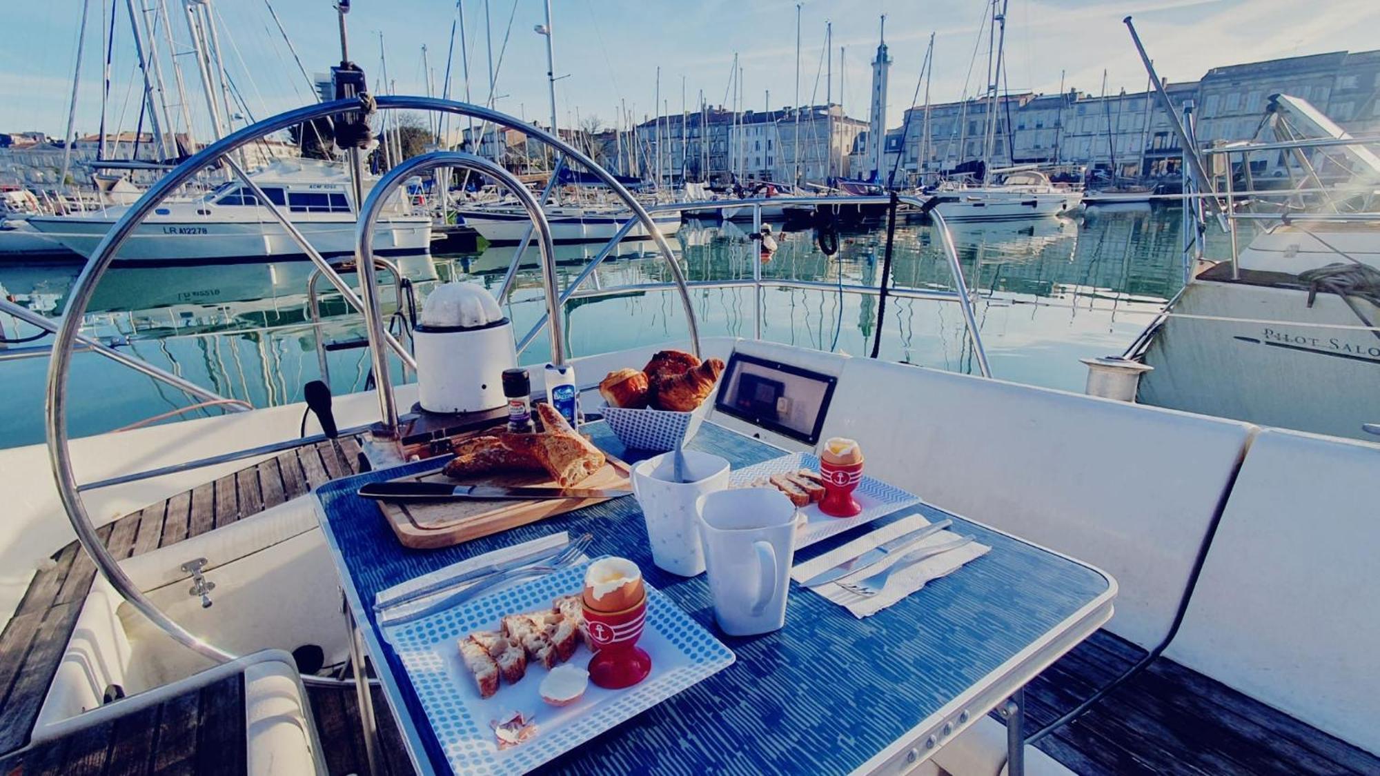 Coriandre 2 - Sur Un Grand Voilier 9 Personnes By Nuits Au Port *