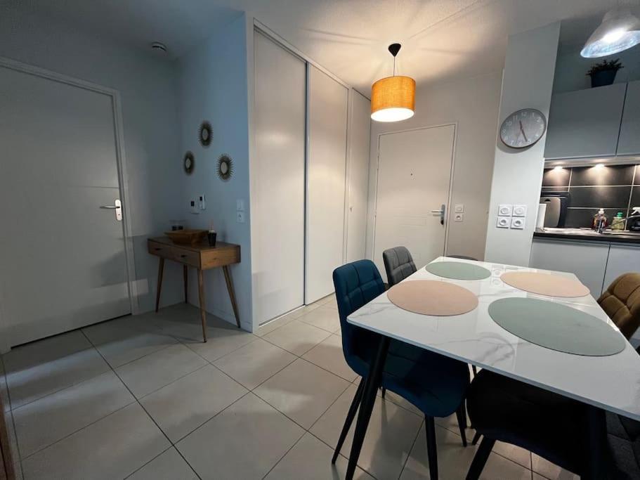 Apartment T2 Avec Jardinet Parking La Genette *