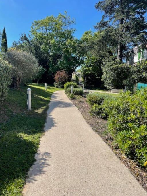 T2 Avec Jardinet Parking La Genette La Rochelle (Charente-Maritime)