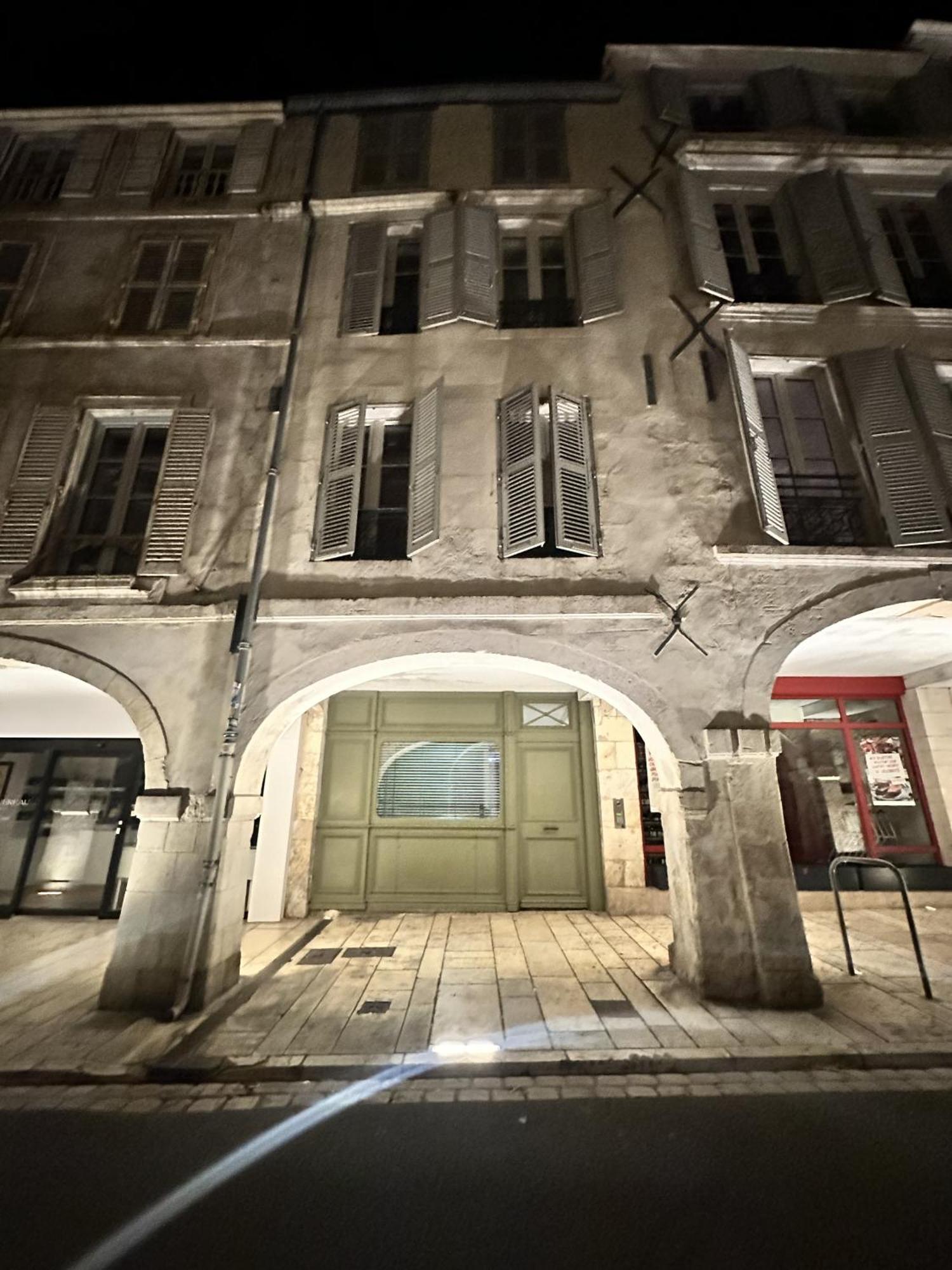 Hyper Centre A 80m Du Vieux Marche, T2 Calme Vue Sur Les Toits Rue Du Minage La Rochelle (Charente-Maritime)