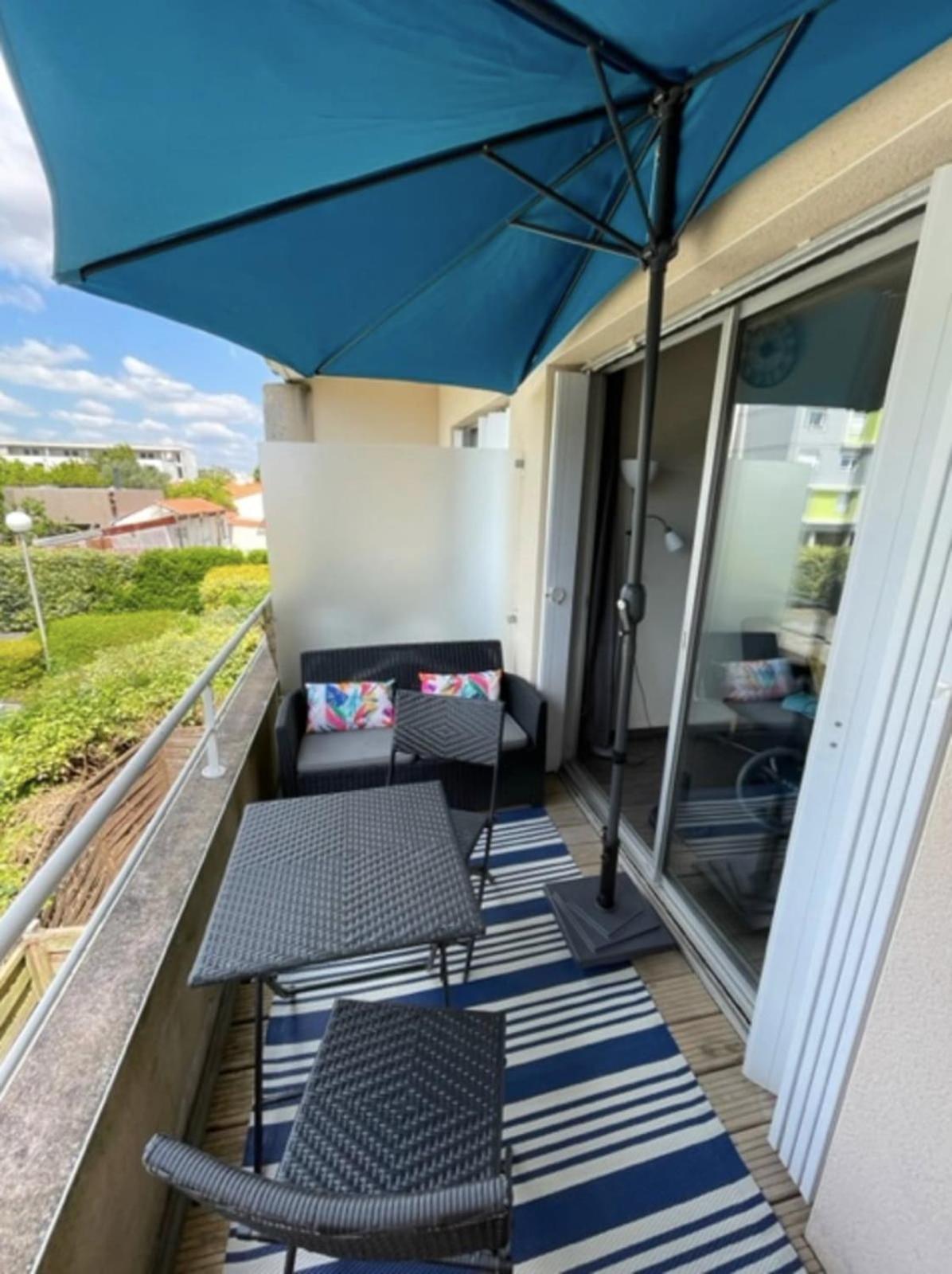 Lovely With Balcony Near The Appartement