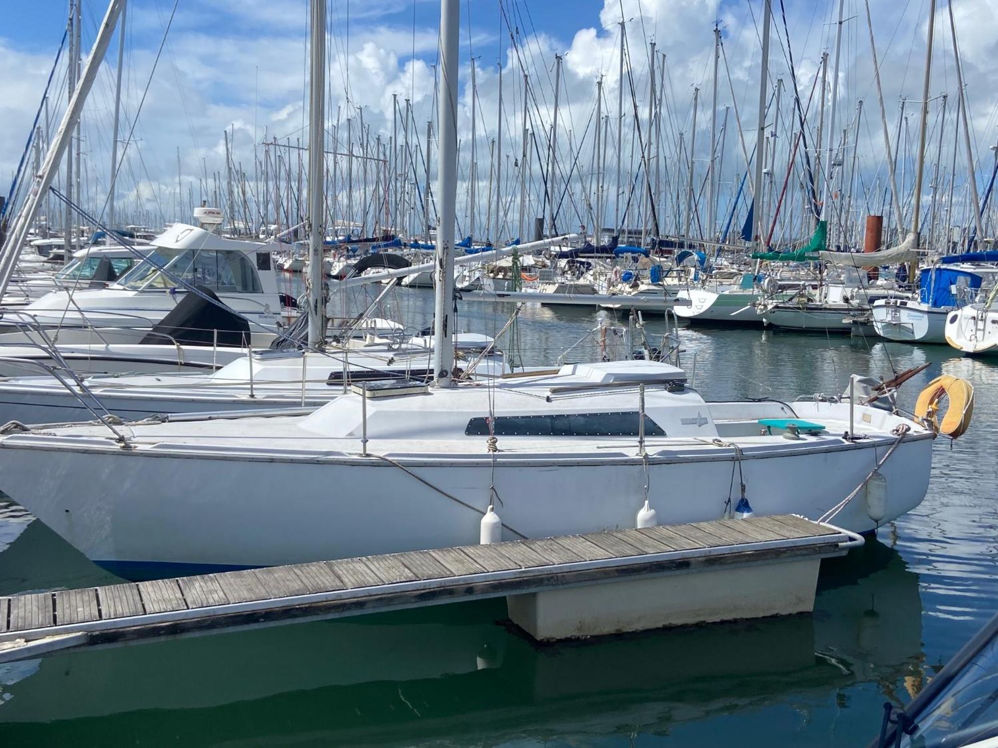Location Un Petit Voilier Botel La Rochelle (Charente-Maritime)