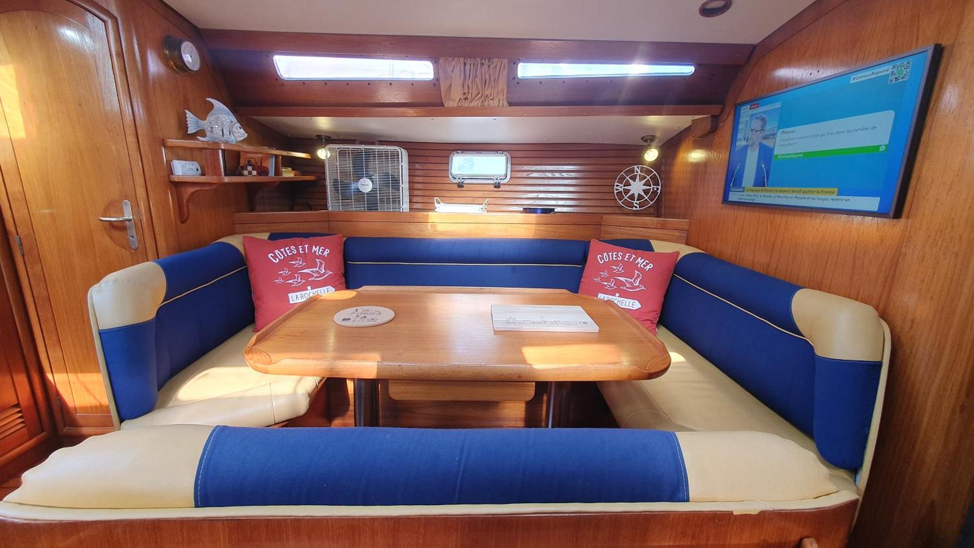 Botel Coriandre 2 - Sur Un Grand Voilier 9 Personnes By Nuits Au Port *