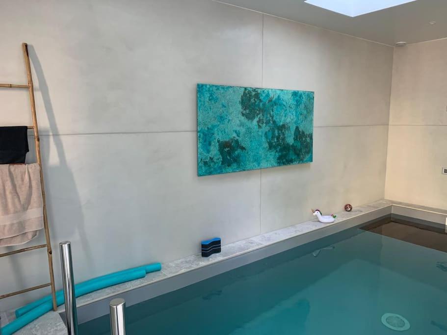 Hébergement de vacances Maison De Piscine Interieure La Rochelle