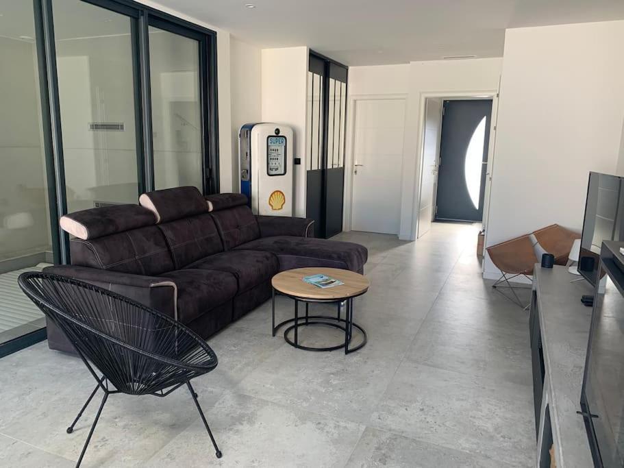 Maison De Piscine Interieure La Rochelle