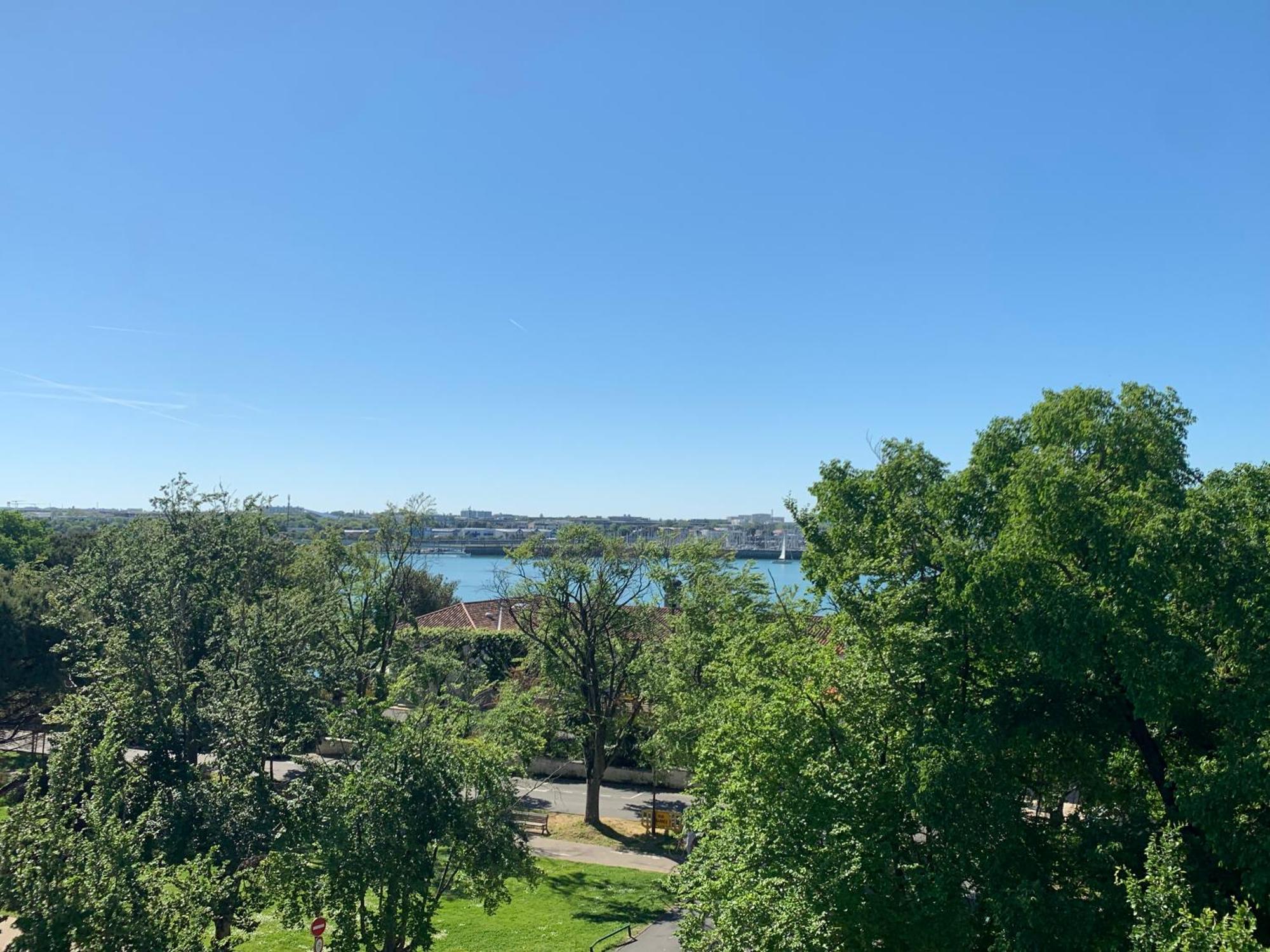 Rennaissance - Proche - Parking - Menage & Linge Inclus * La Rochelle (Charente-Maritime)