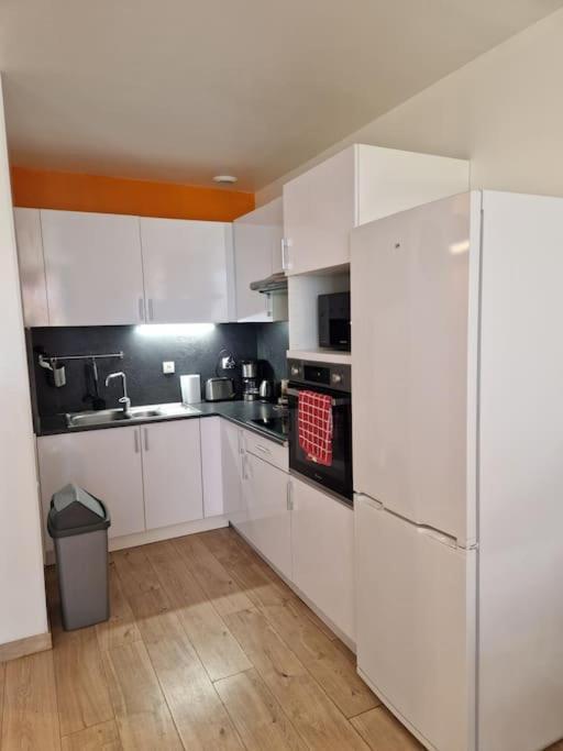 A 100m Des Minimes Avec Internet Appartement *
