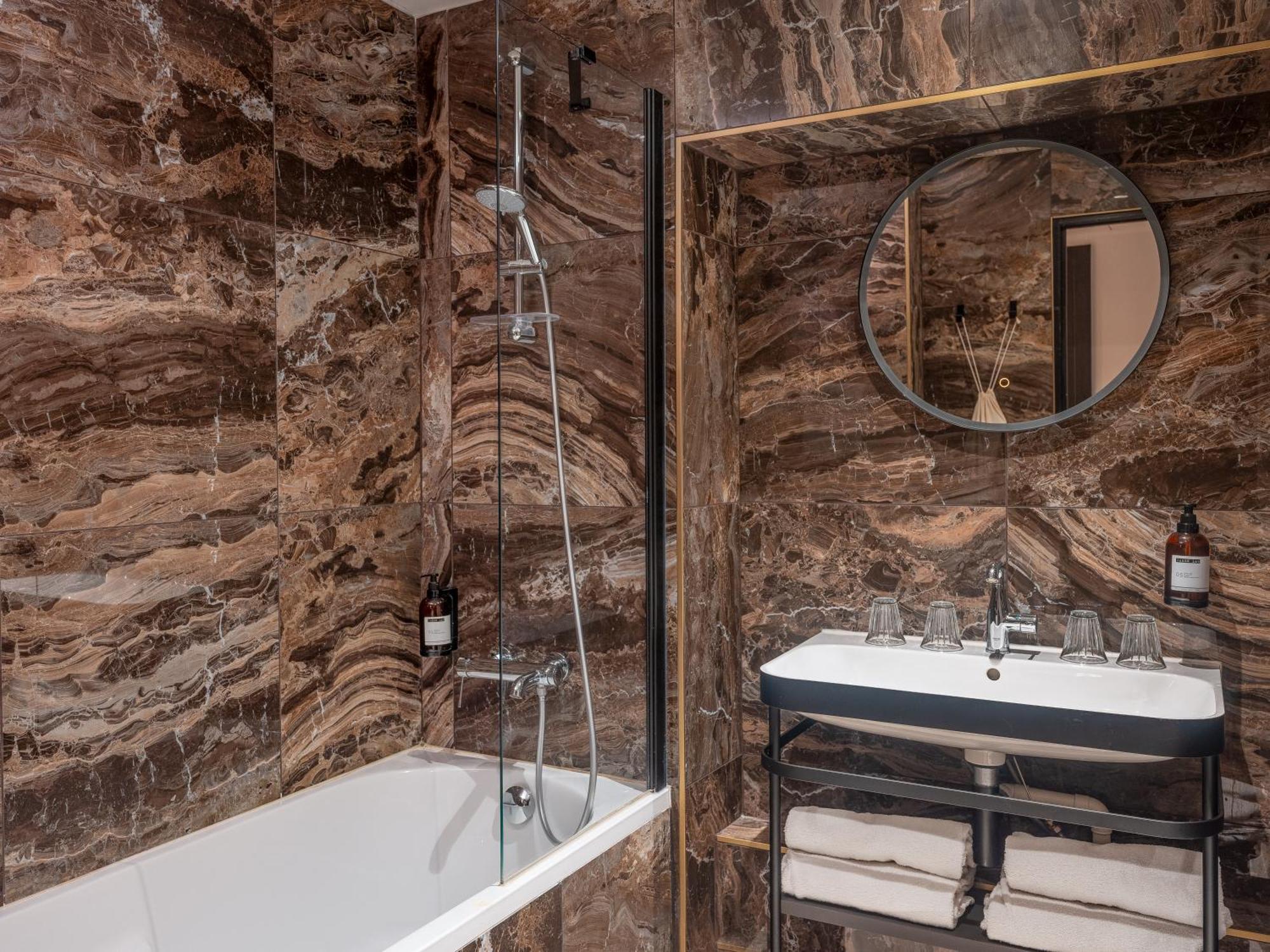 Maisons Du Monde Hôtel&suites - La Rochelle Vieux Port Hotel 4*