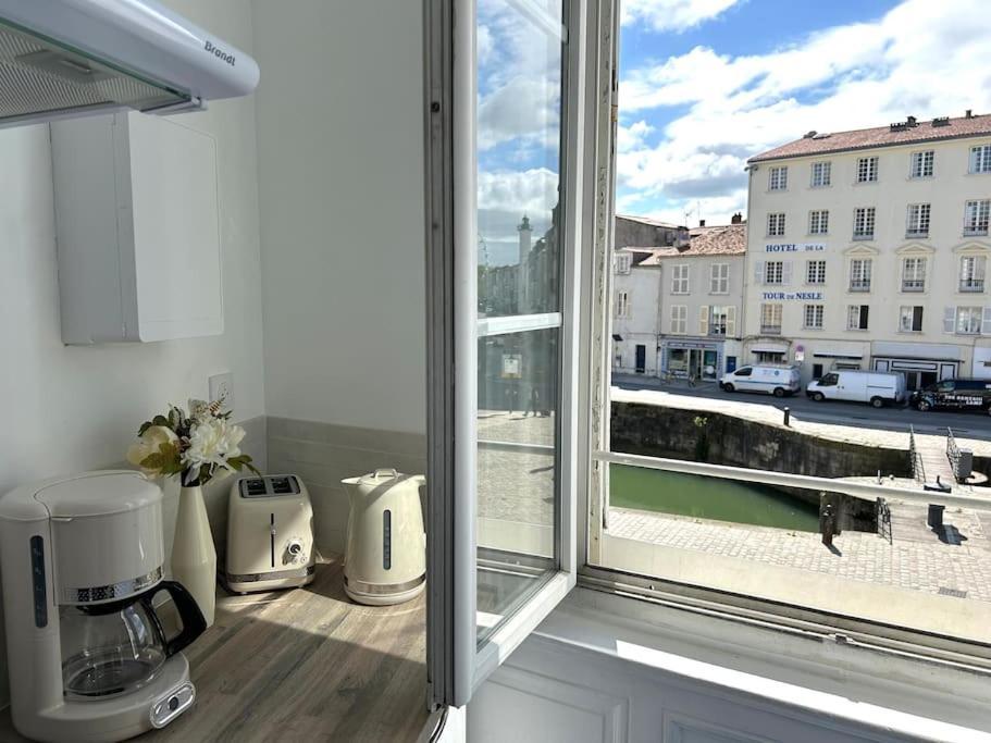 Exceptionnel Vieux Port 65m2 4-6 Pers, Wifi, Patio