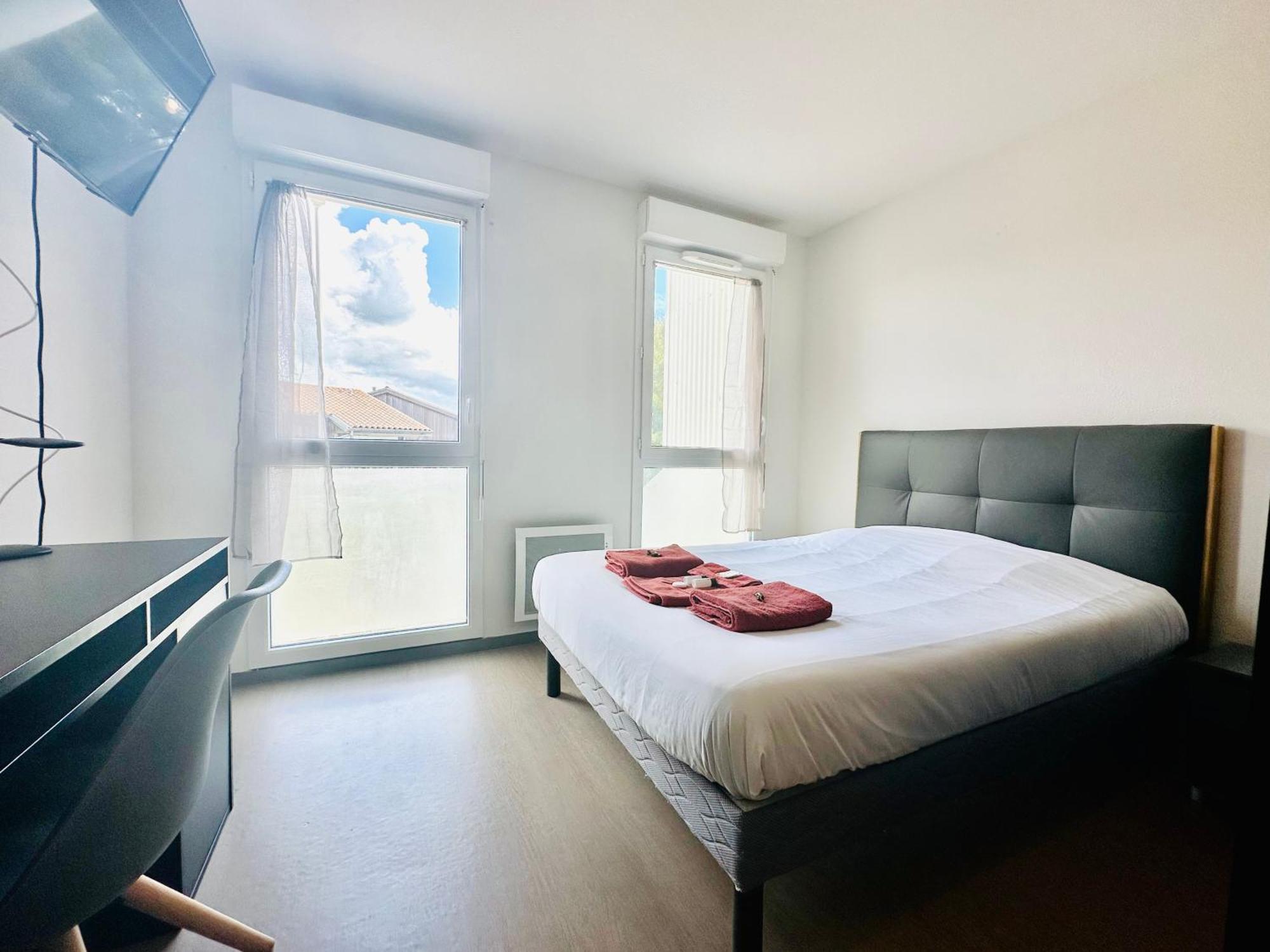 Appartement 13 Min - Parking - Menage & Linge Inclus
