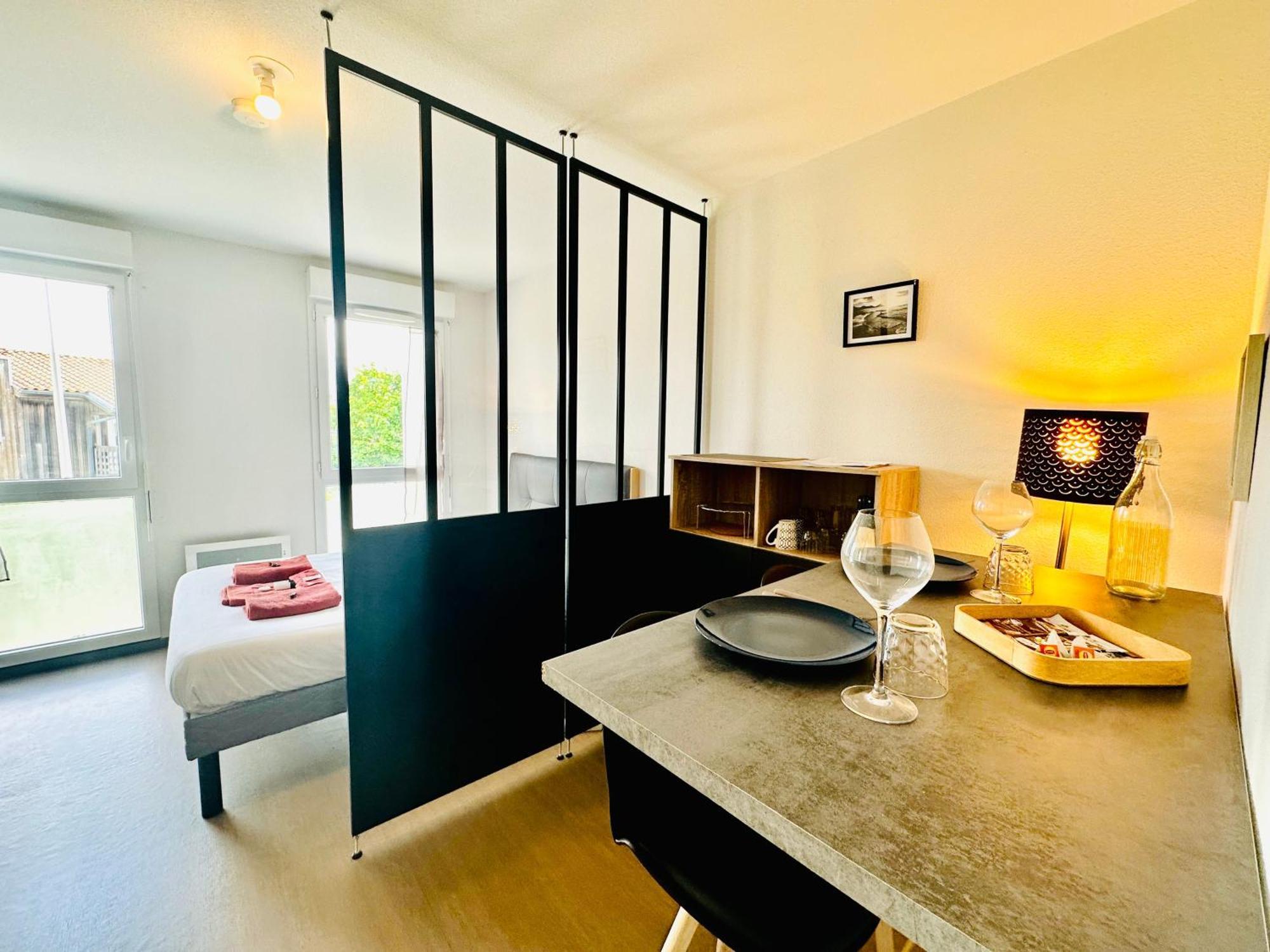 13 Min - Parking - Menage & Linge Inclus Appartement