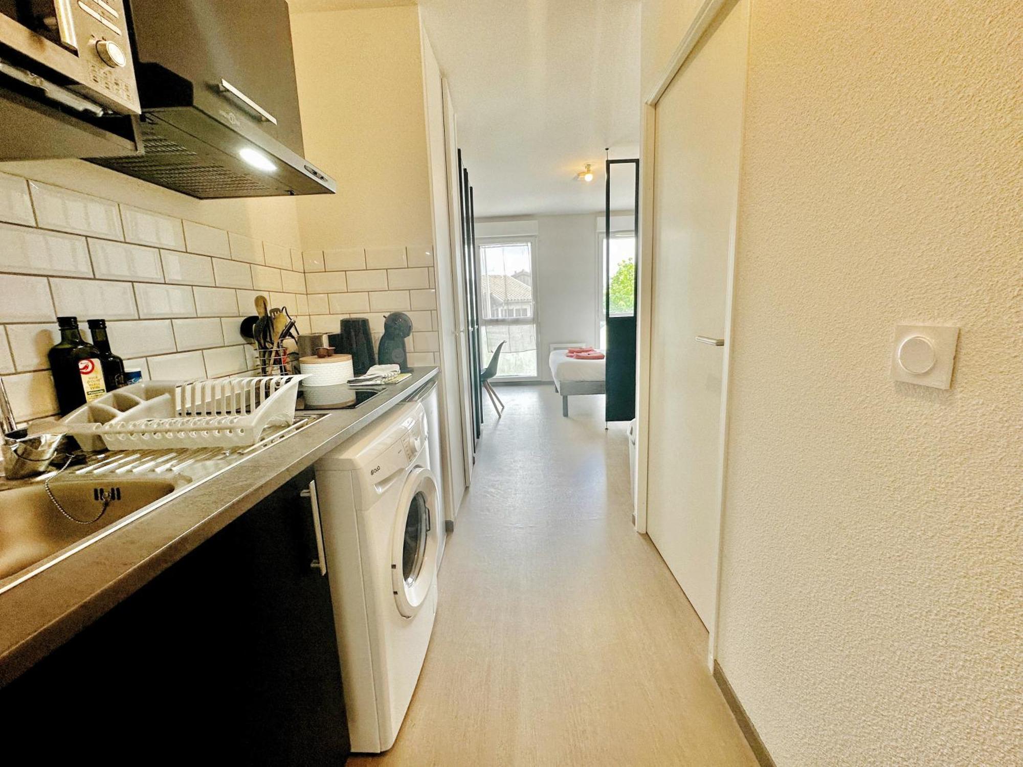 13 Min - Parking - Menage & Linge Inclus