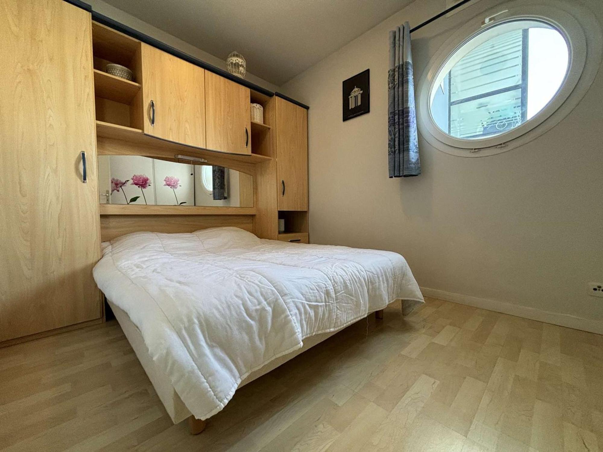 2 Pieces Avec Terrasse, Piscine, Parking Et Animaux Admis - Fr-1-246-500 *