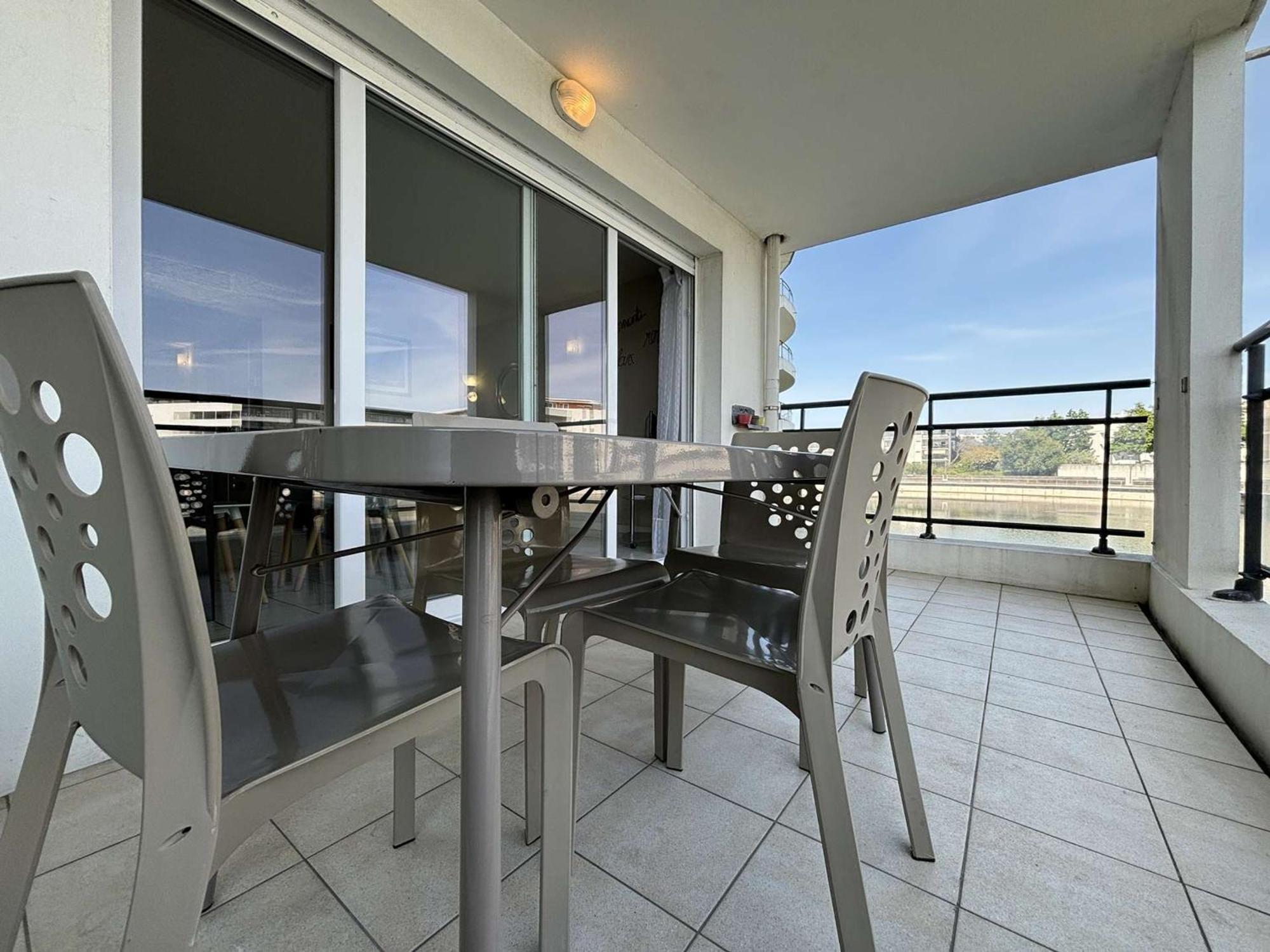 Apartment 2 Pieces Avec Terrasse, Piscine, Parking Et Animaux Admis - Fr-1-246-500
