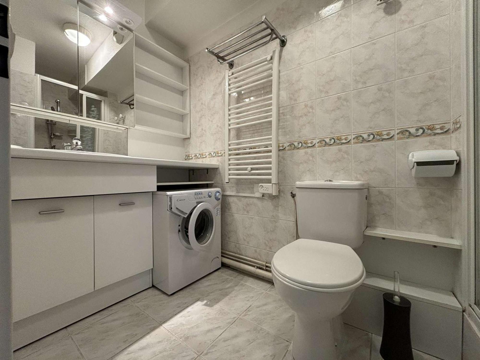 Apartment 2 Pieces Avec Terrasse, Piscine, Parking Et Animaux Admis - Fr-1-246-500 *