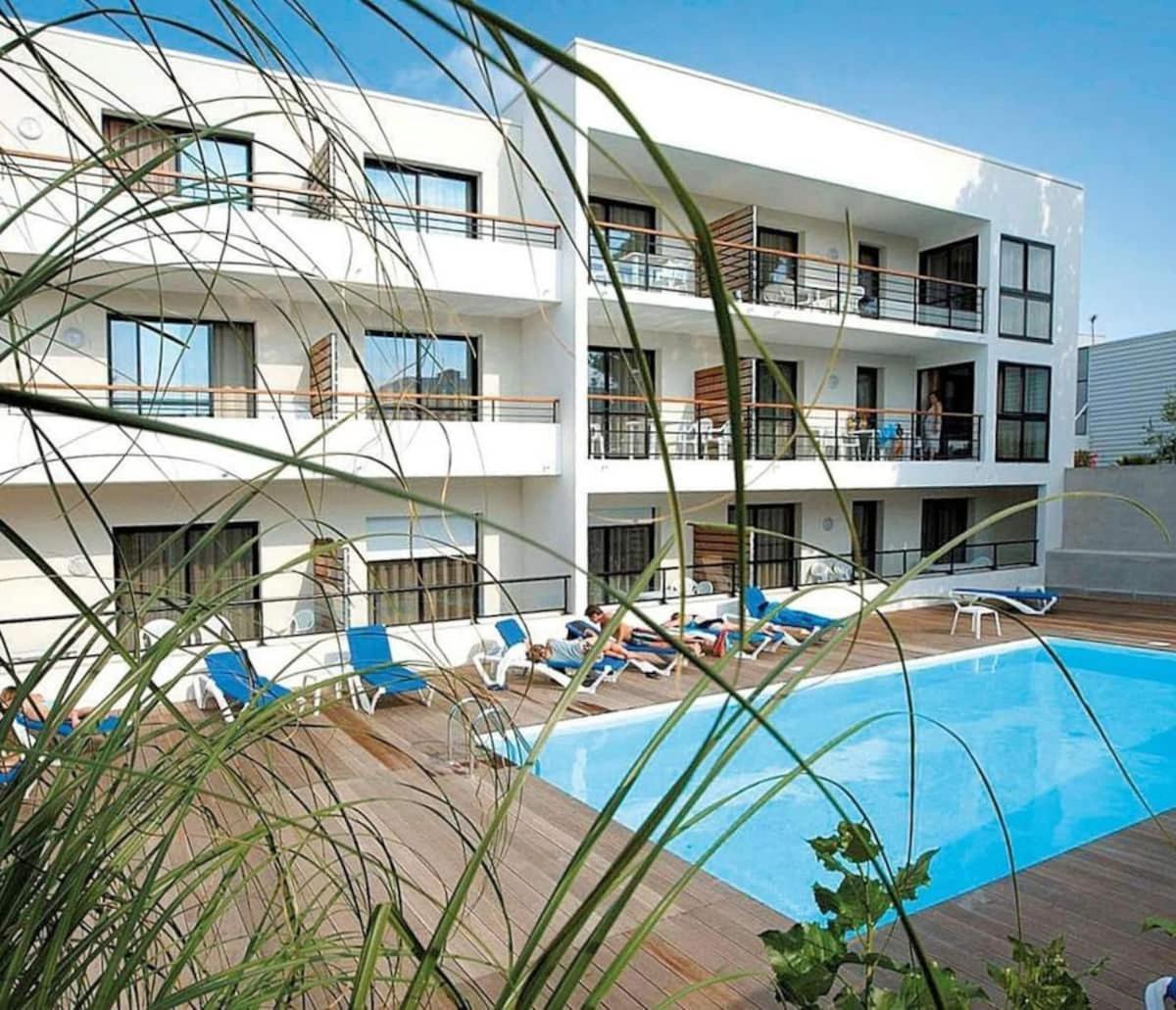 T1 Avec Piscine Et Terrasse Au Coeur De