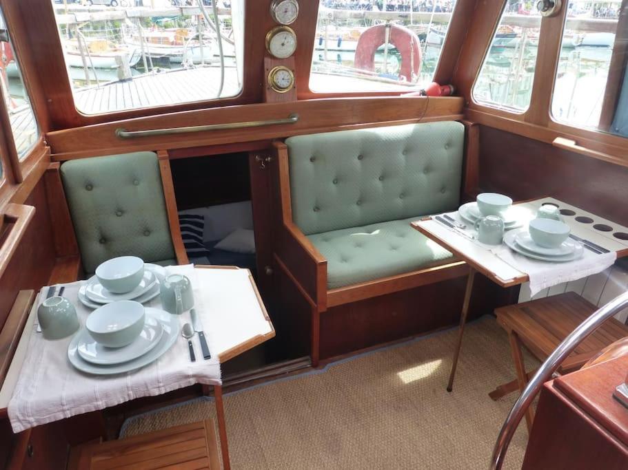 Botel Bienvenue A Bord