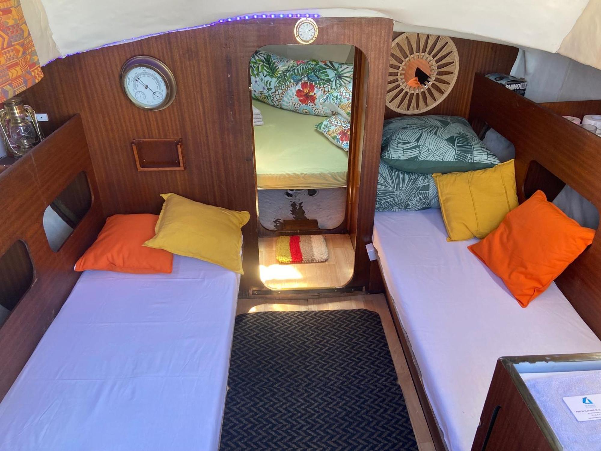 Botel Location Petit Voilier *