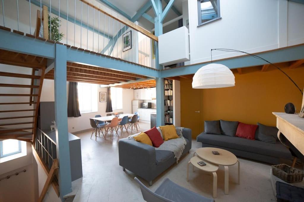Maison Type Loft - Avec Parking En Plein Centre *