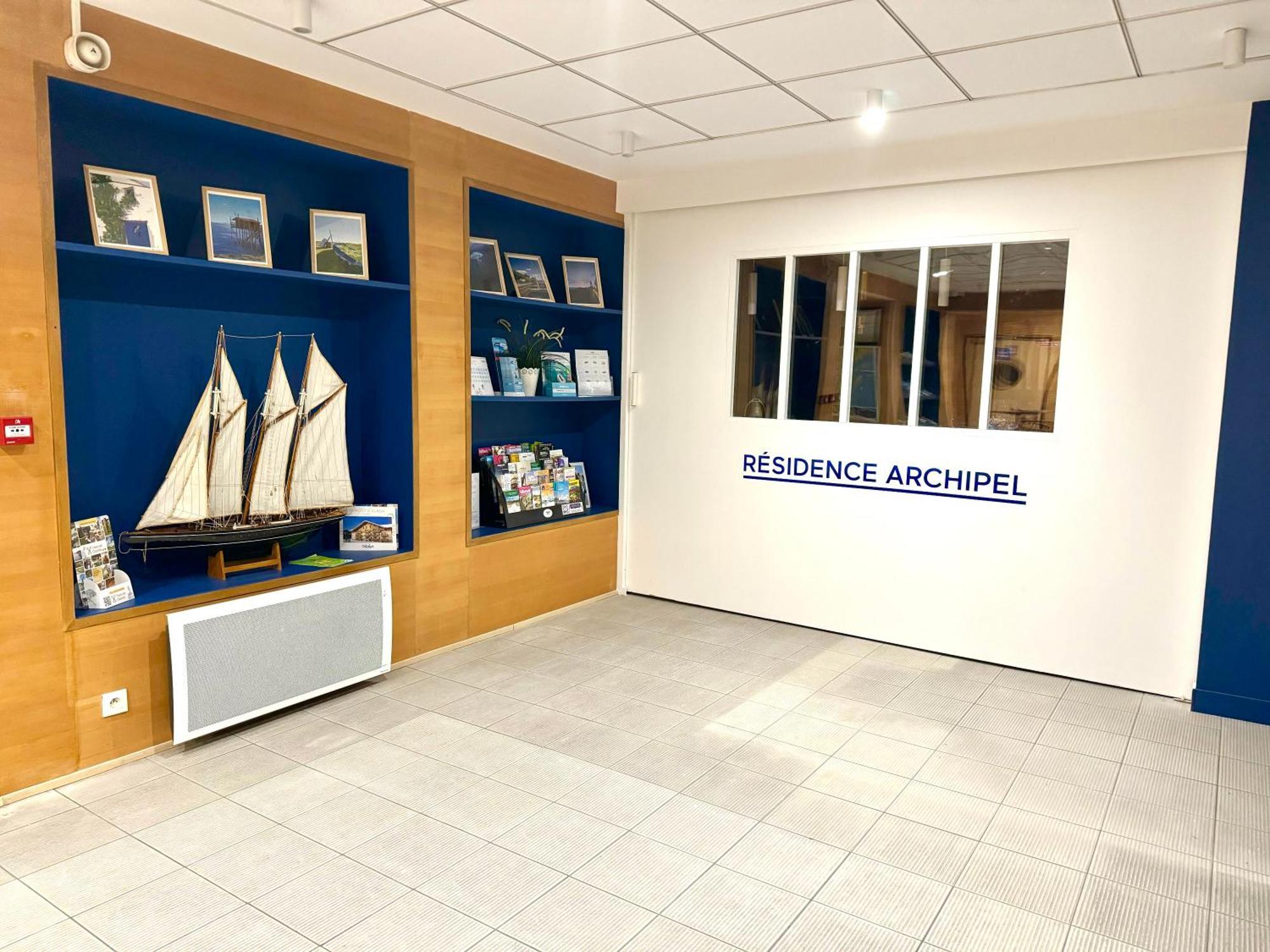 Caporizon-l'archipel-t1-piscine-plein Centre-terrasse * La Rochelle (Charente-Maritime)