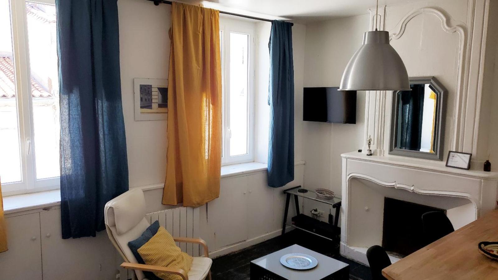 La Couronne - 2 Pres Du Marche Appartement