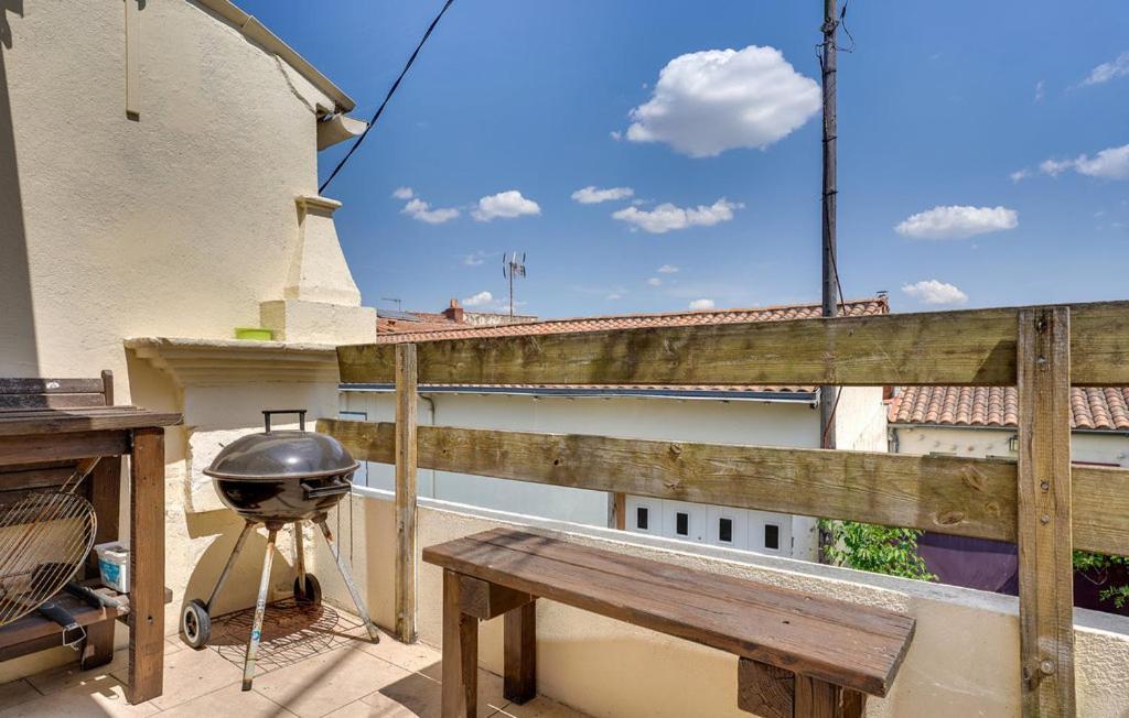 Charmante Maison Entre Centre Et Holiday home La Rochelle (Charente-Maritime)