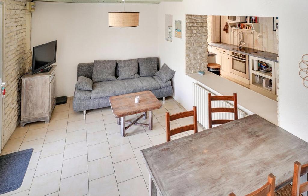 Charmante Maison Entre Centre Et Holiday home La Rochelle (Charente-Maritime)