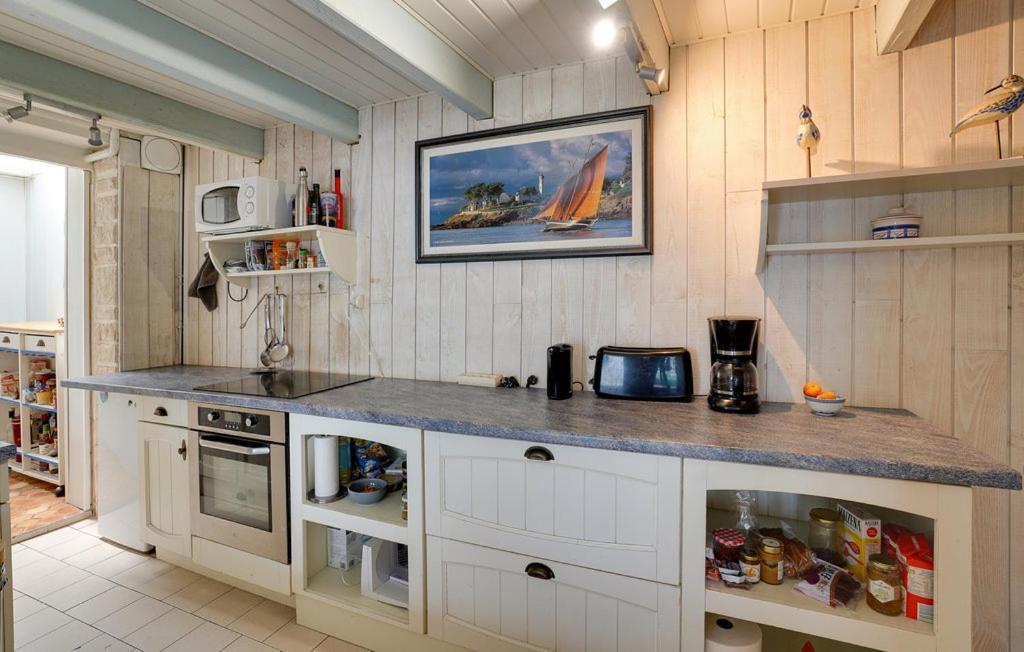 Holiday home Charmante Maison Entre Centre Et La Rochelle (Charente-Maritime)