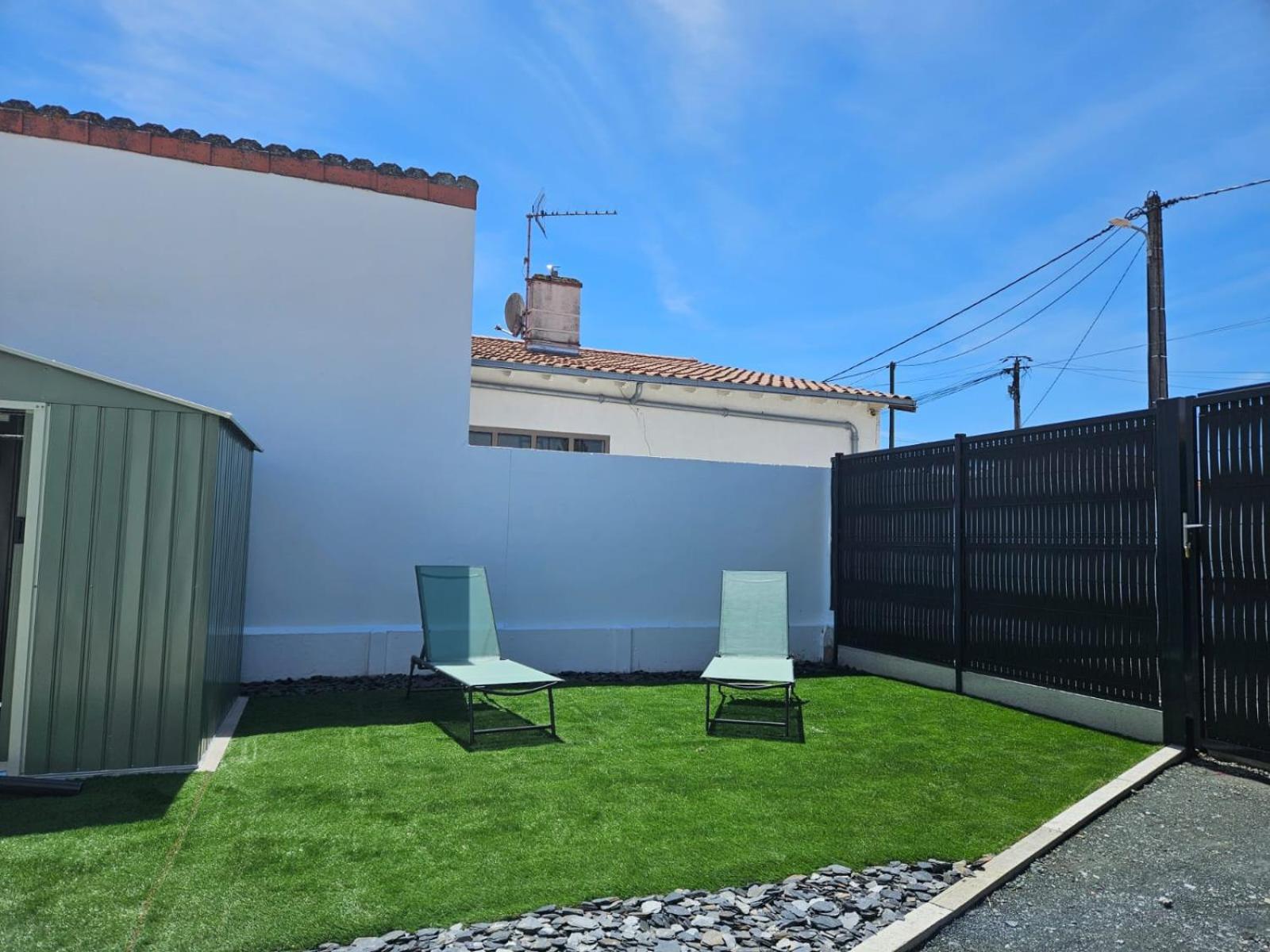 Petite Maisonette Tout Confort *