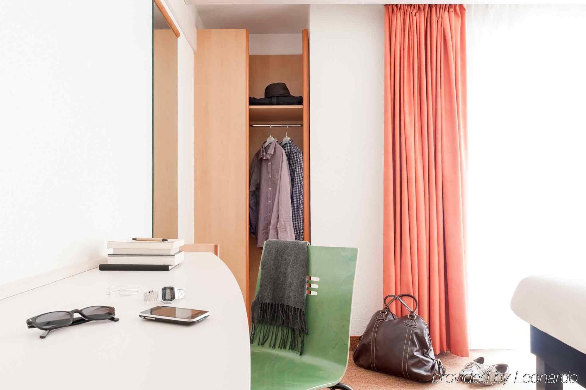 Ibis La Rochelle Centre Historique Hotel 3*