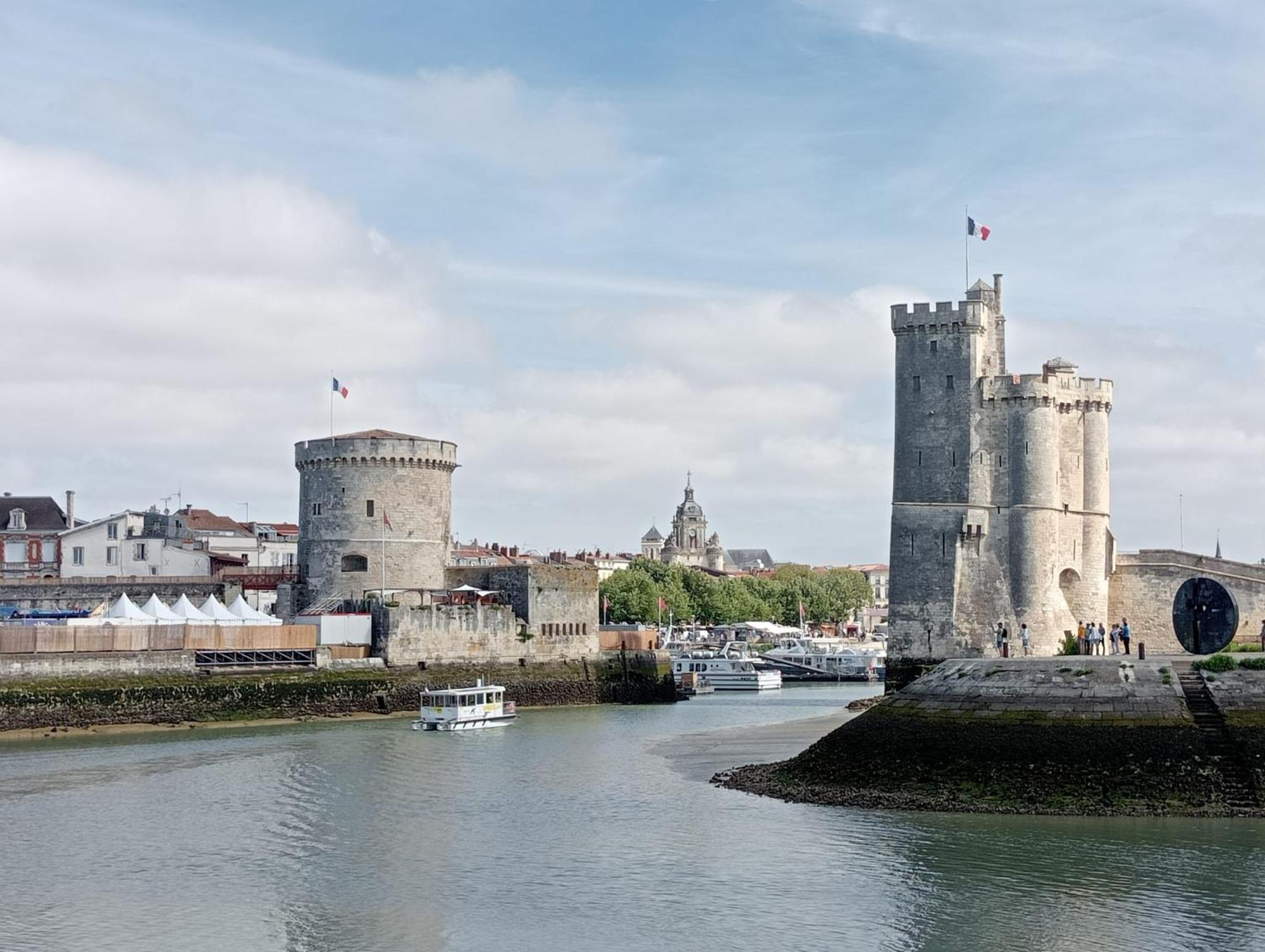 Apartment Les Arcades, T2 En Hypercentre La Rochelle (Charente-Maritime)