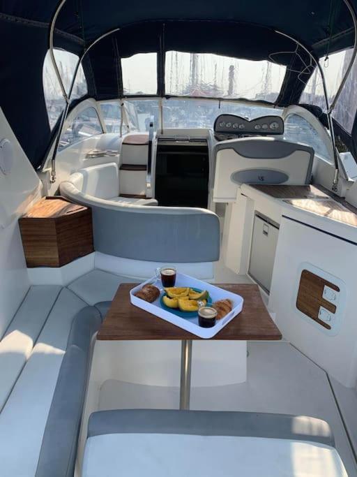 Botel Vedette Pour Sejour Inoubliable La Rochelle (Charente-Maritime)