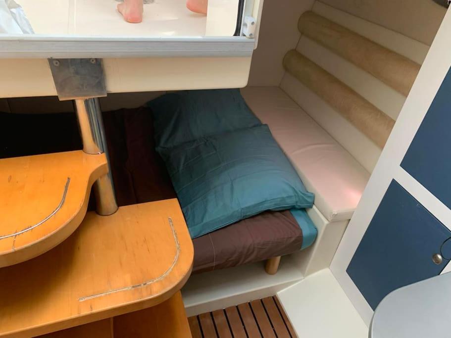 Vedette Pour Sejour Inoubliable Bateau-hôtel