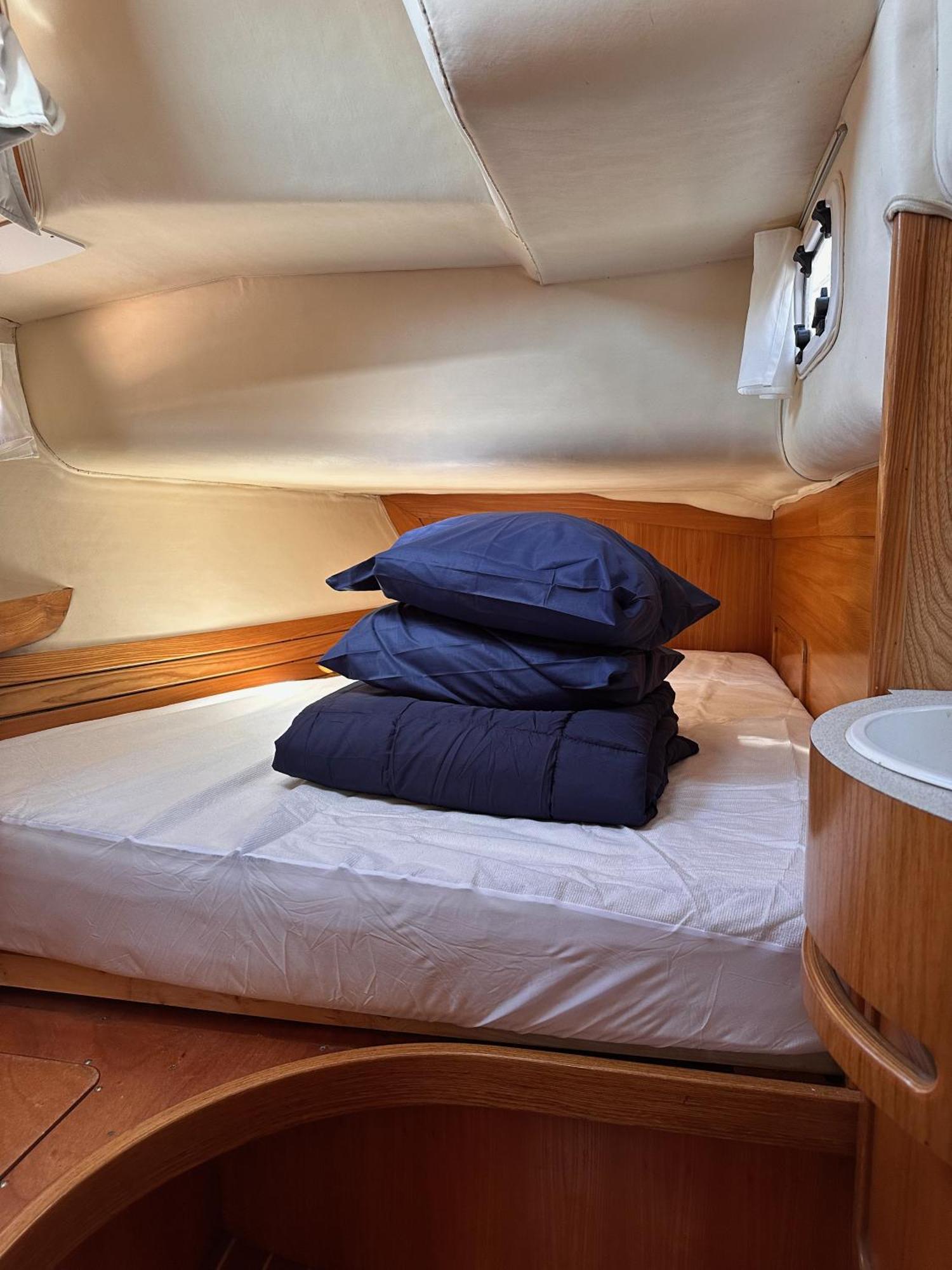 Voilier A Quai Bateau-hôtel *