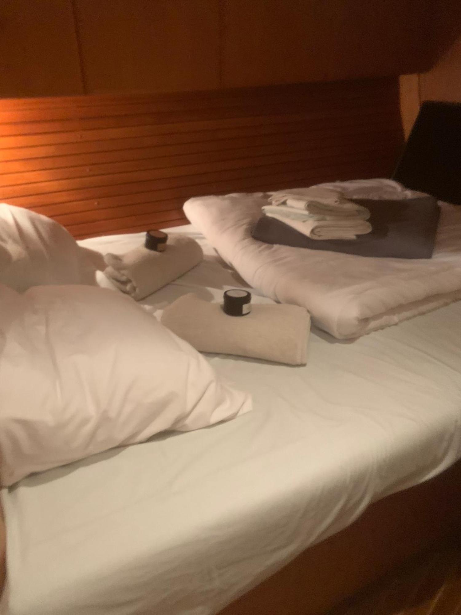 Bateau-hôtel Nuit Sur Un Bateau Vieux Port *