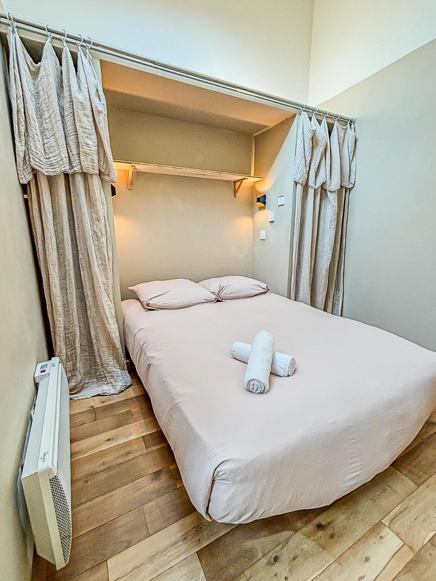 Les Saints Nico A 5 Min Port, Gare & Centre Appartement *