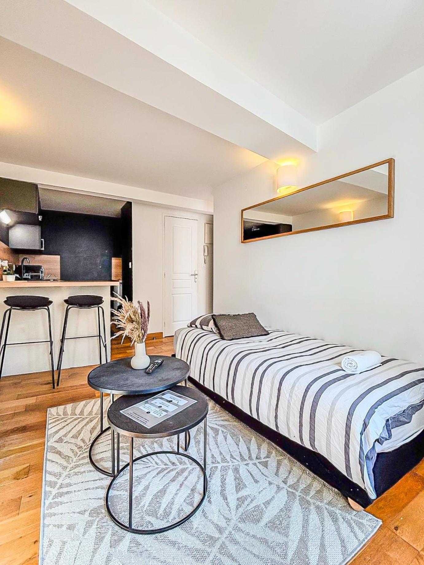 Appartement Les Saints Nico A 5 Min Port, Gare & Centre