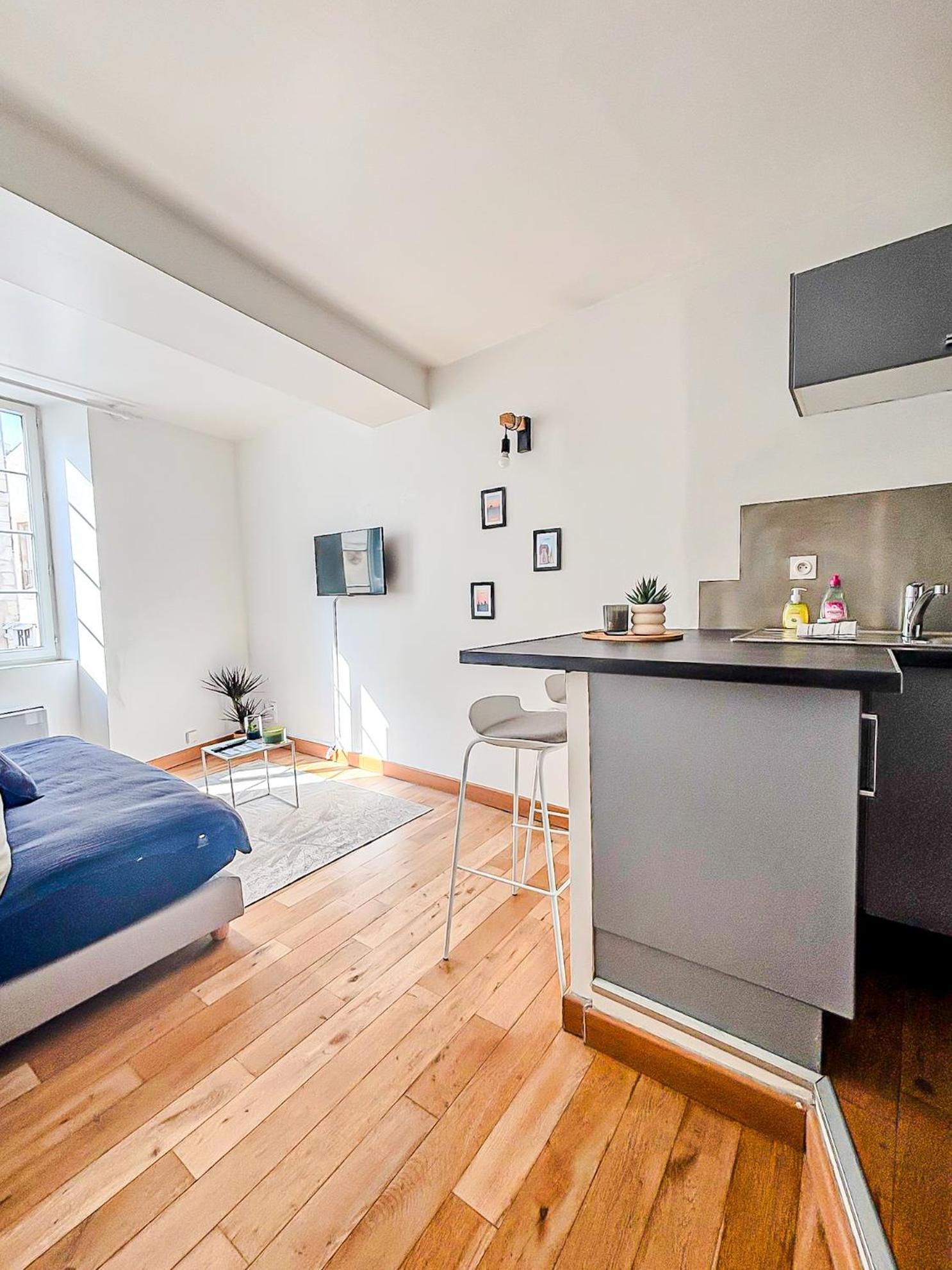 Les Saints Nico A 5 Min Port, Gare & Centre Appartement