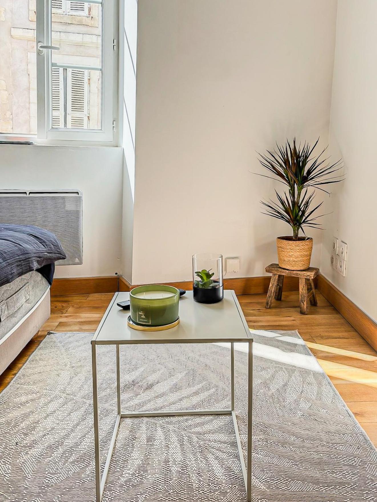 Les Saints Nico A 5 Min Port, Gare & Centre Appartement *