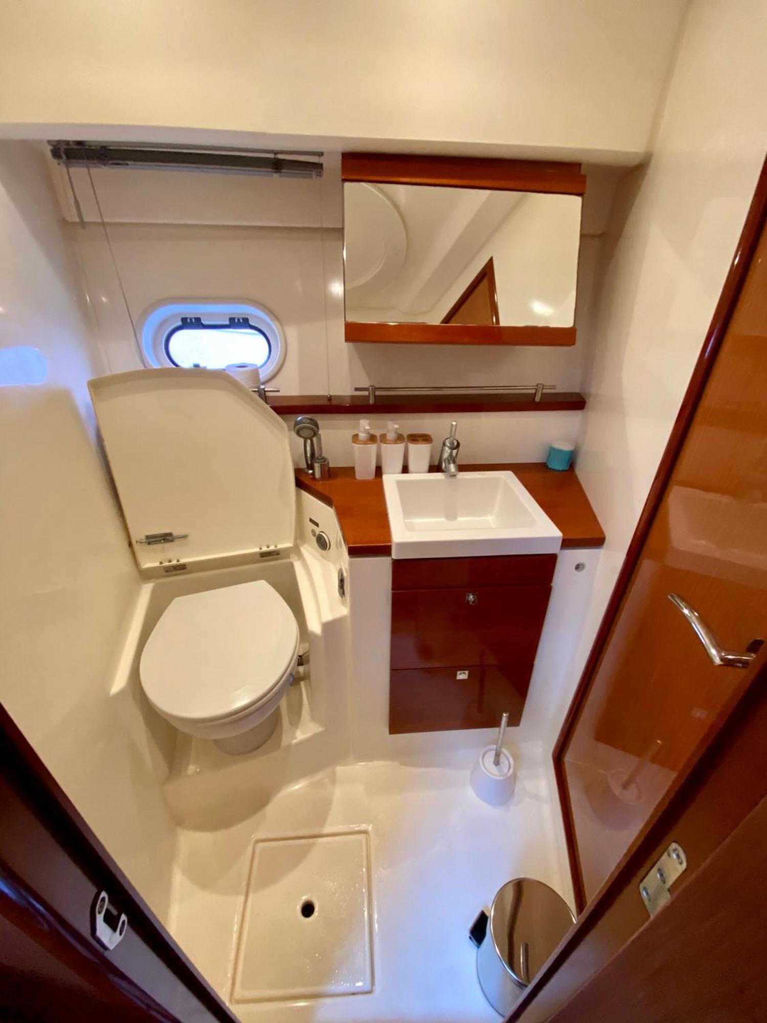 Bateau-hôtel Sejour De Reve Sur Un Yacht Linge Et Menage Inclus - Boat Paradise La Rochelle