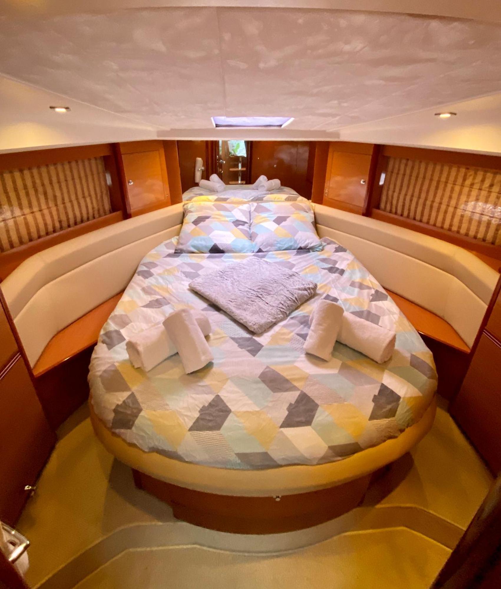 Sejour De Reve Sur Un Yacht Linge Et Menage Inclus - Boat Paradise La Rochelle * La Rochelle (Charente-Maritime)
