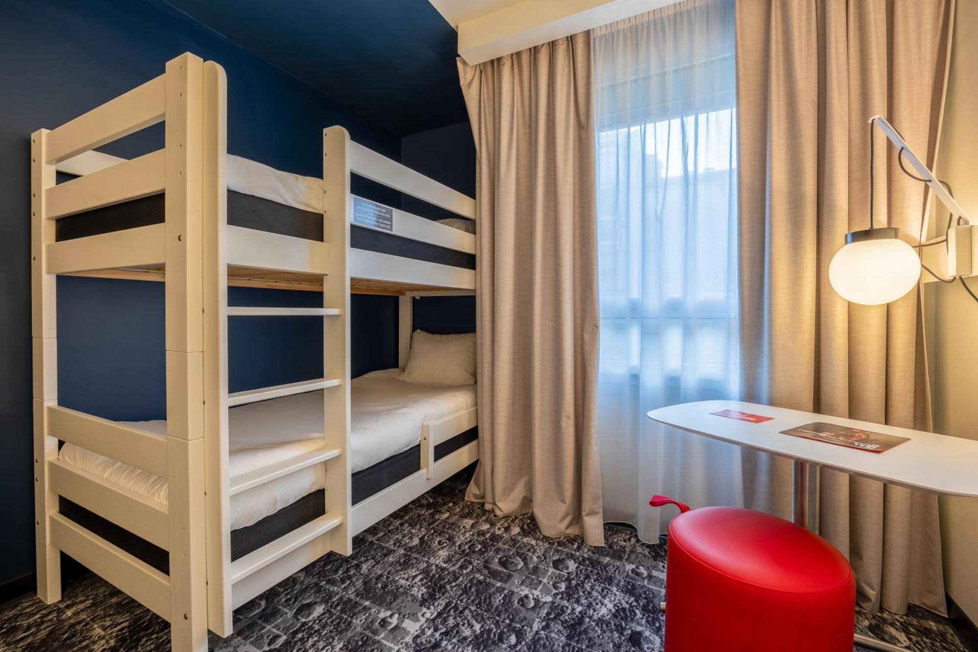 Hotel Ibis La Rochelle Centre Historique 3*