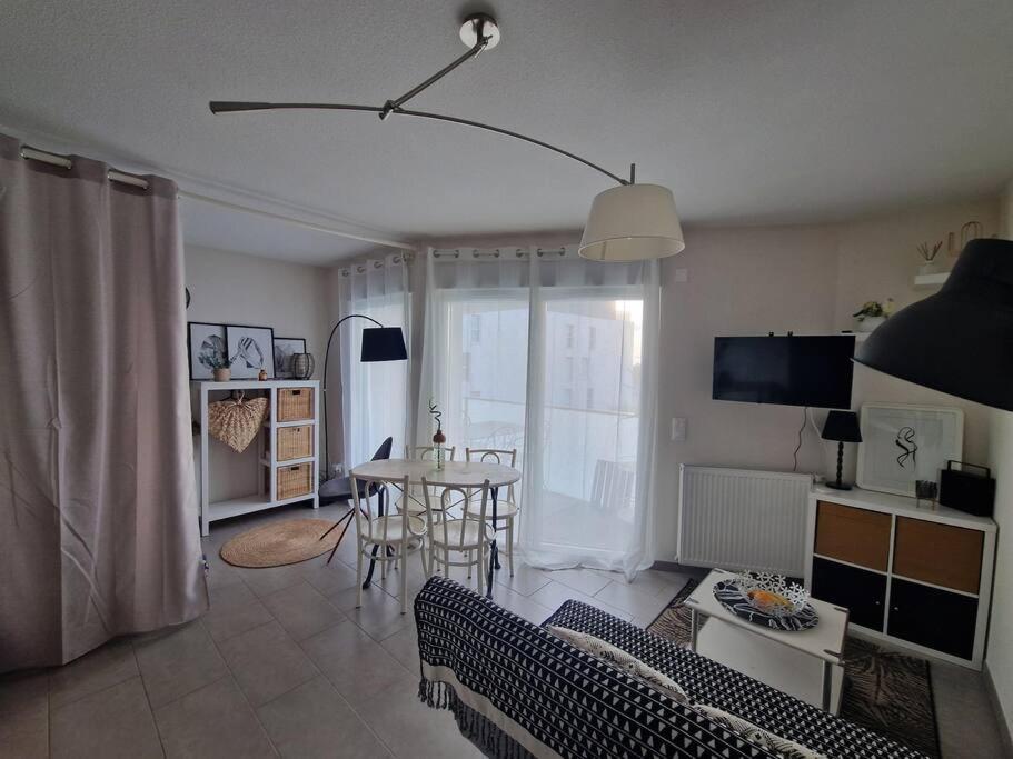 Ambre Appart-wifi-terrasse-parking-terrasse-2 Couchages Apartment *