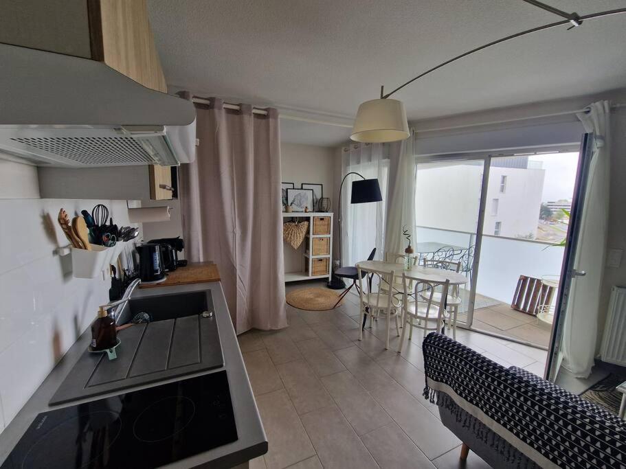 Ambre Appart-wifi-terrasse-parking-terrasse-2 Couchages Apartment