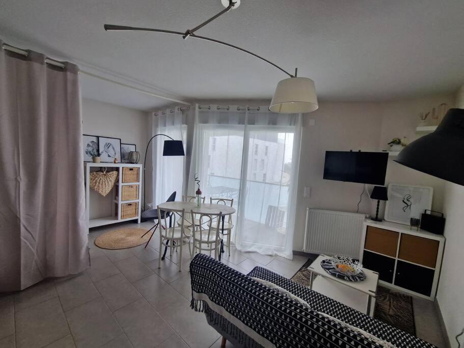 Apartment Ambre Appart-wifi-terrasse-parking-terrasse-2 Couchages