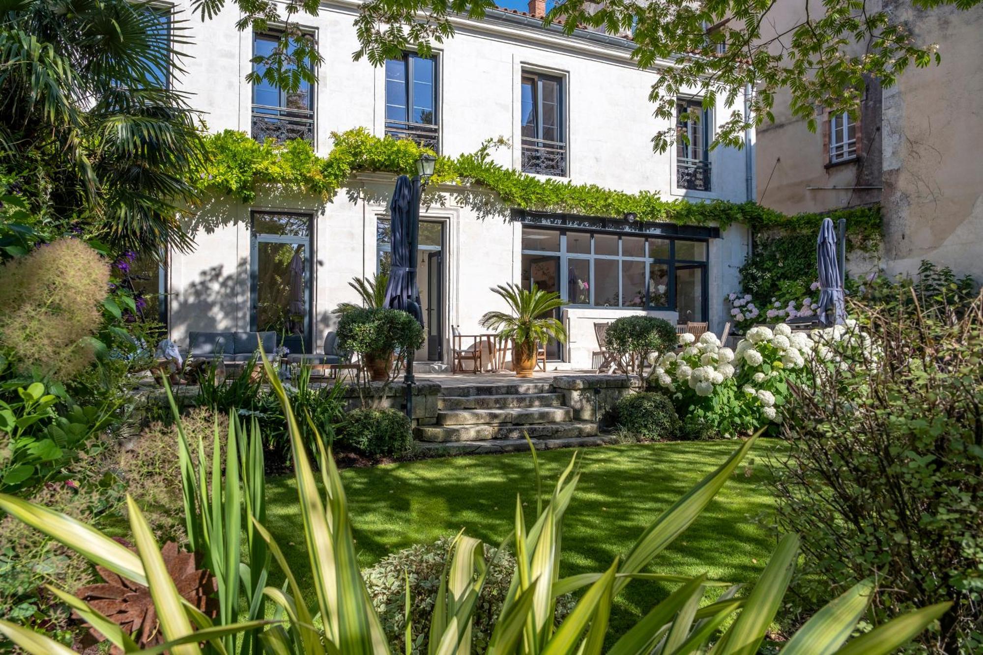 Escale Rochelaise, La Rochelle Centre-ville Avec Bain Nordique Et Sauna Tonneau * La Rochelle (Charente-Maritime)