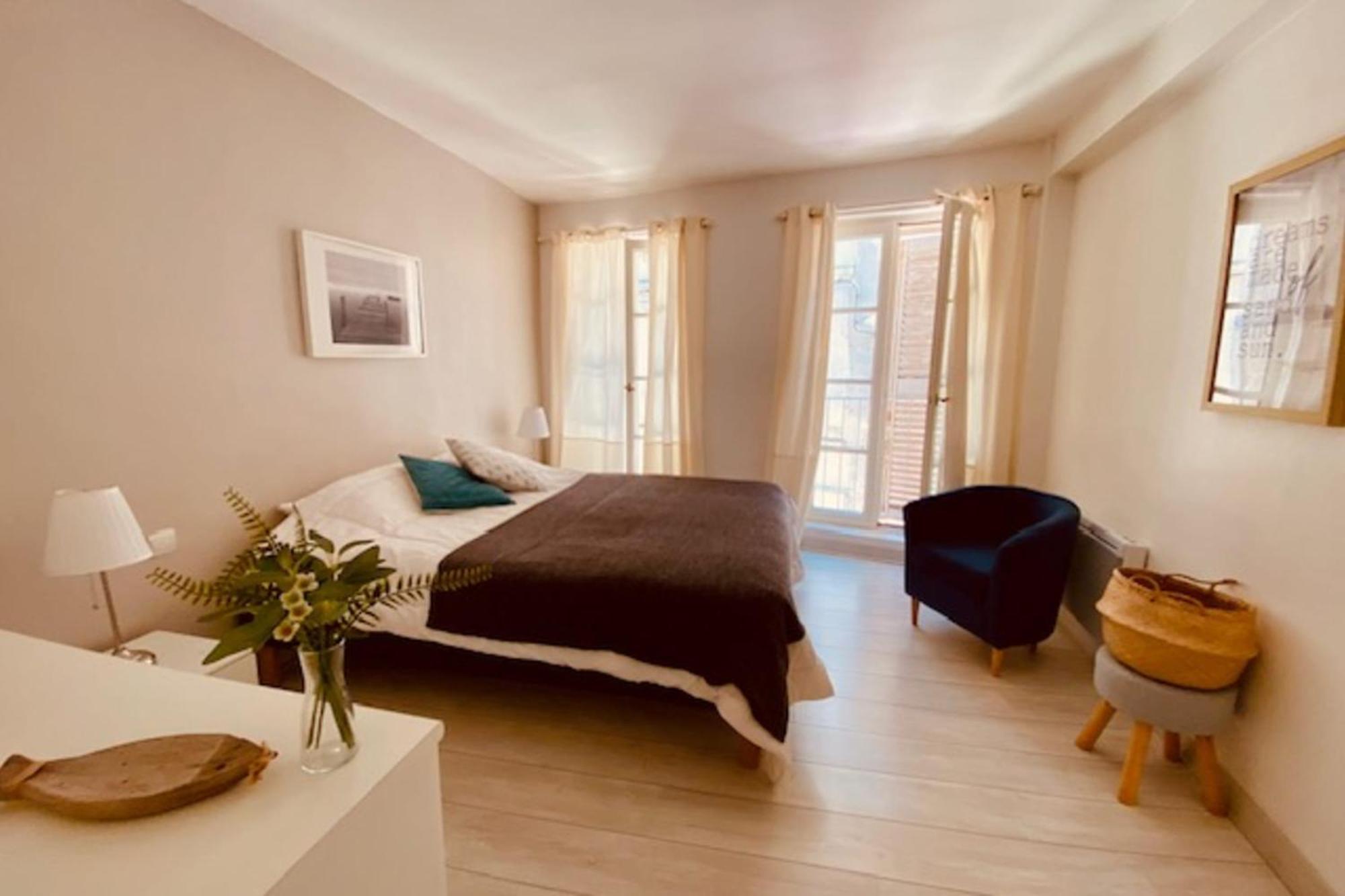 Bright Duplex 50m From The Port Of Appartement