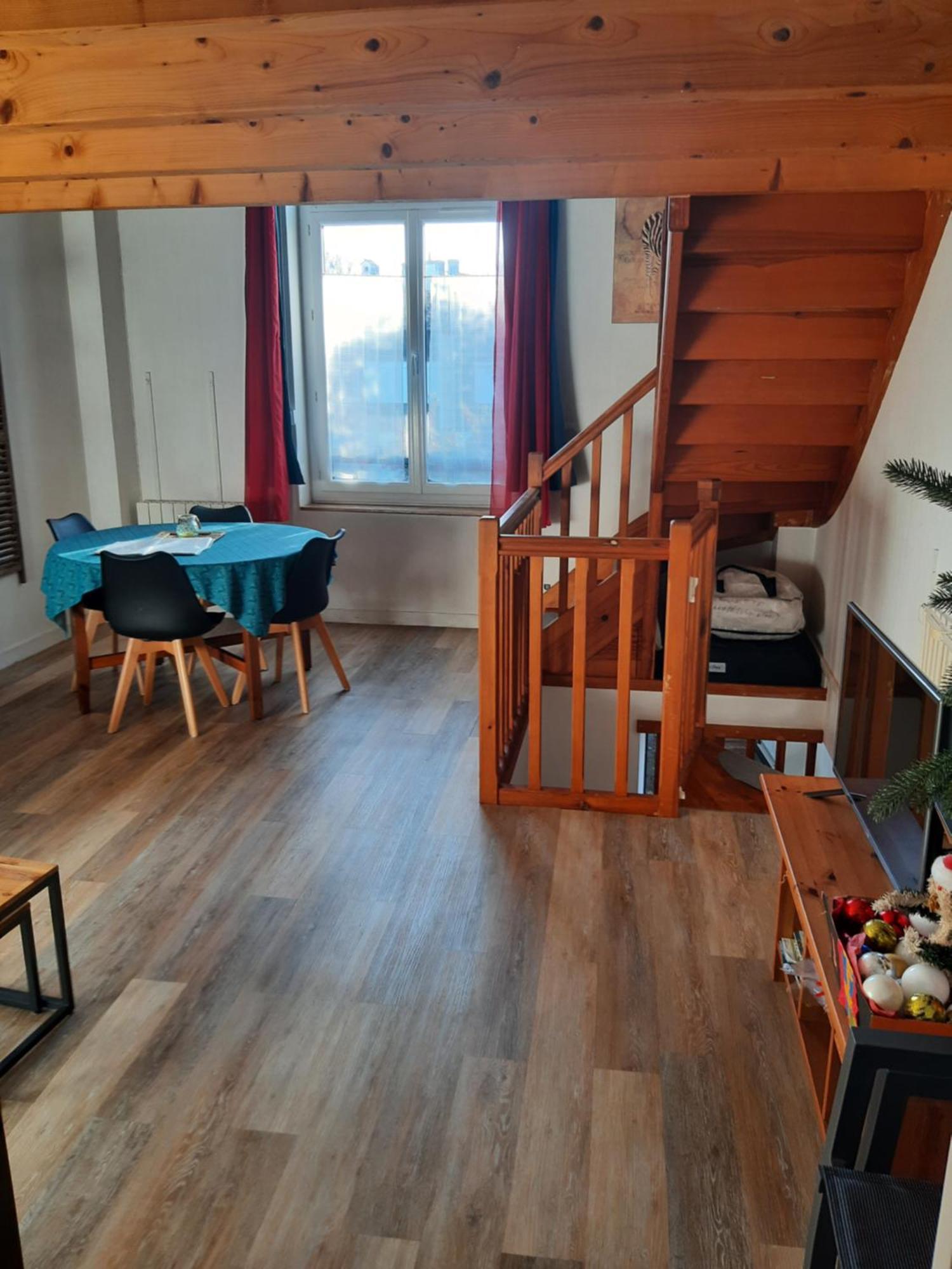 Appartement Duplex 1er étage 1 Ou Rdc Centre *