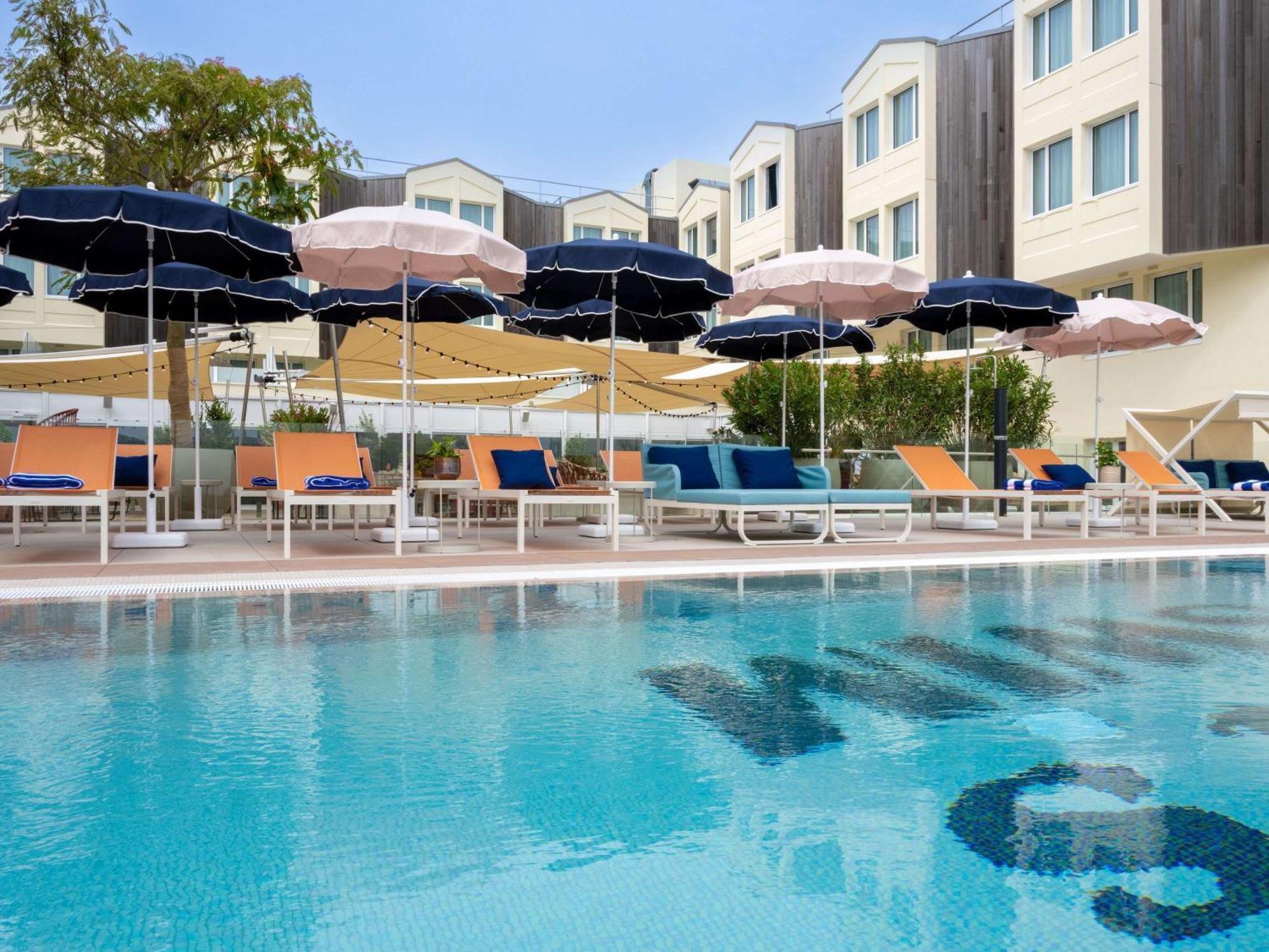 Hotel Mercure La Rochelle Vieux Port Sud 4*